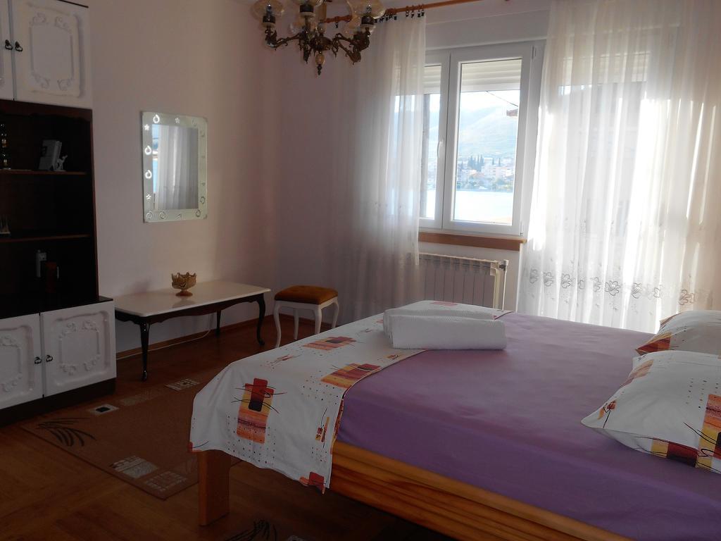 Apartments Bresan Trogir Zimmer foto