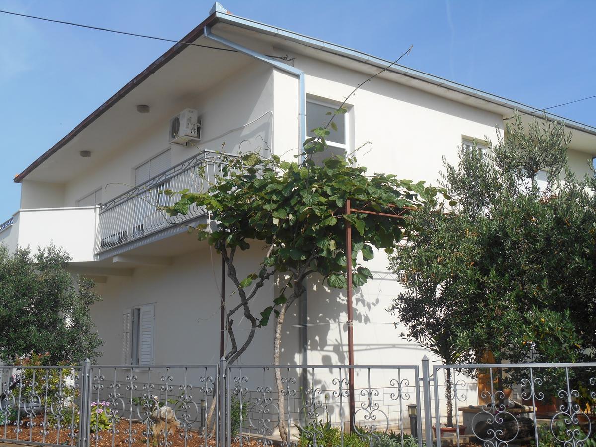 Apartments Bresan Trogir Exterior foto